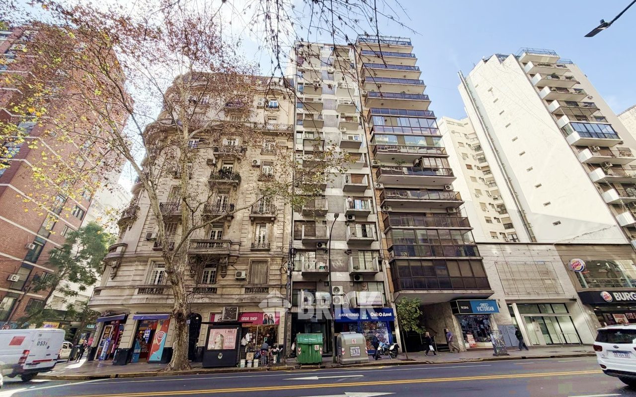 SANTA FE, AV. al 3300 Piso 5 26