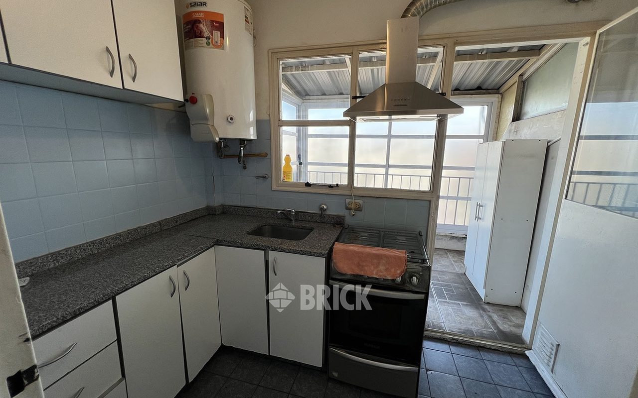 ACOYTE, AV. al 1500 Piso 7 13