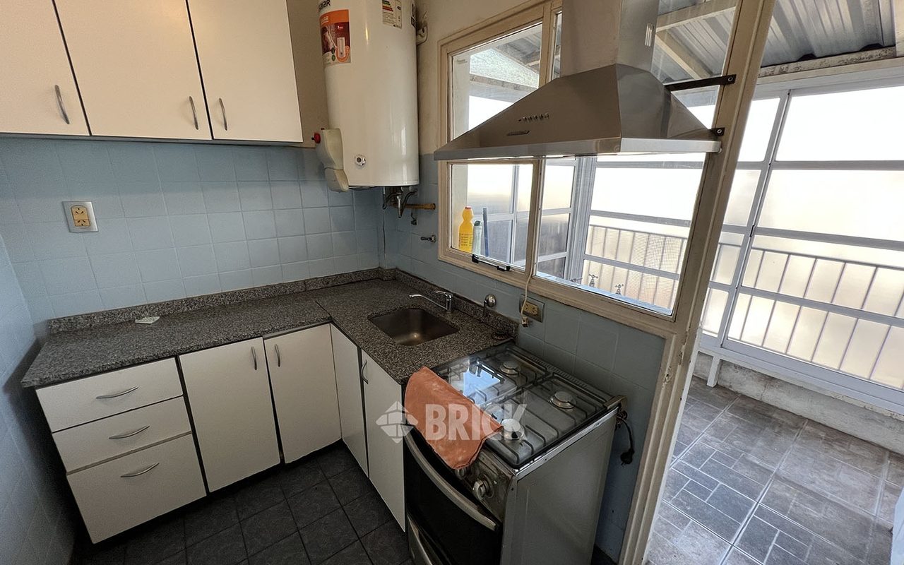 ACOYTE, AV. al 1500 Piso 7 14