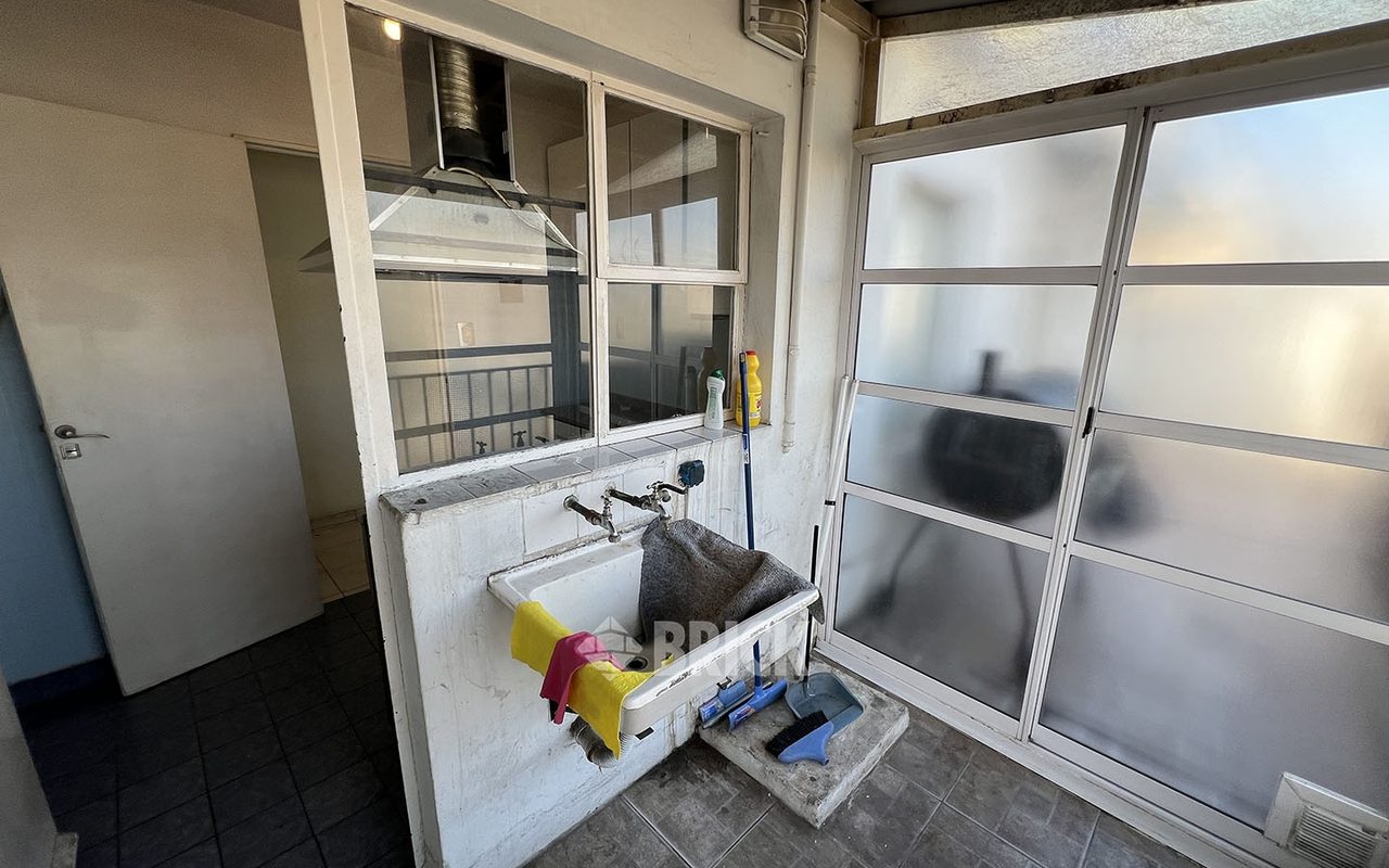 ACOYTE, AV. al 1500 Piso 7 16