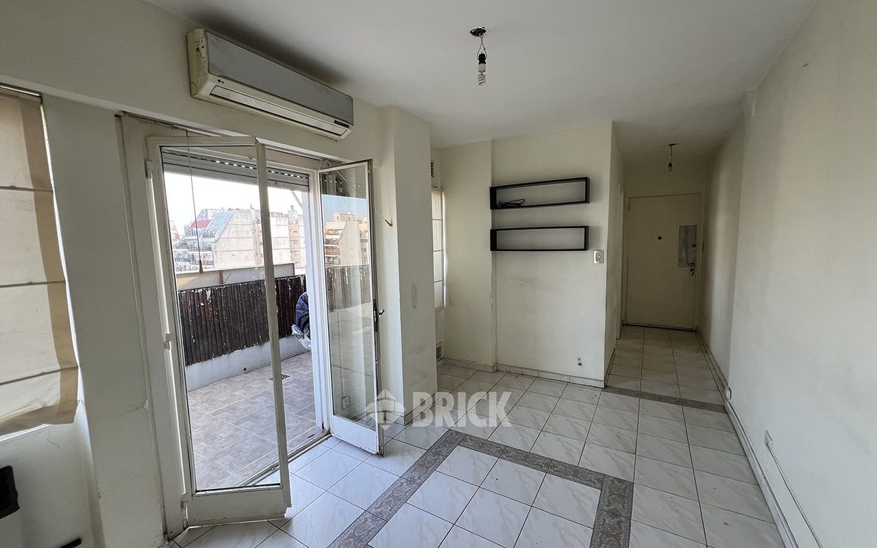 ACOYTE, AV. al 1500 Piso 7 3