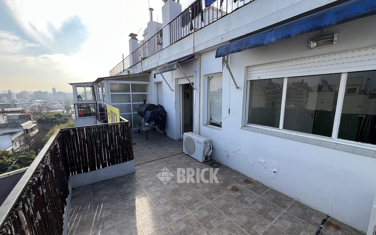 ACOYTE, AV. al 1500 Piso 7 5