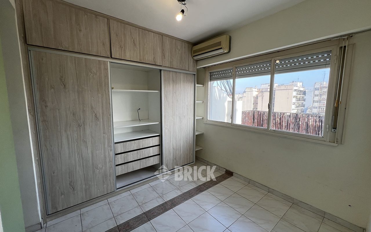 ACOYTE, AV. al 1500 Piso 7 7