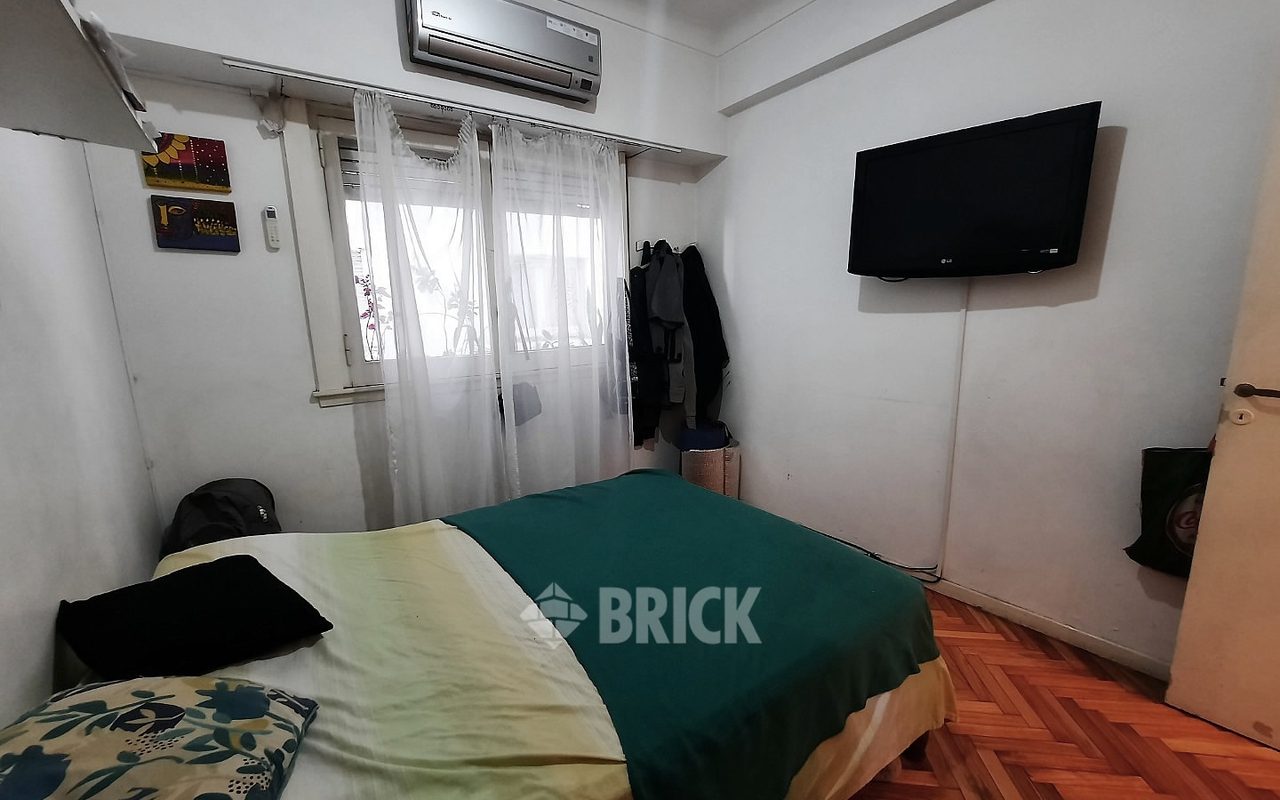 RIVADAVIA, AV. al 2000 Piso 8 12