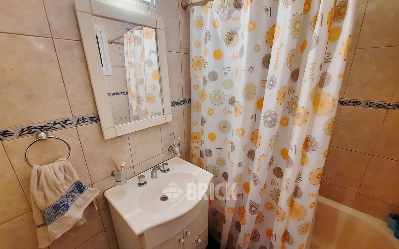 RIVADAVIA, AV. al 2000 Piso 8 15