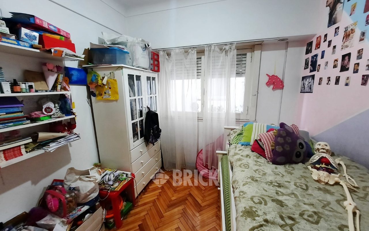 RIVADAVIA, AV. al 2000 Piso 8 17