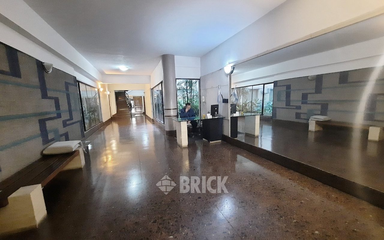 RIVADAVIA, AV. al 2000 Piso 8 22