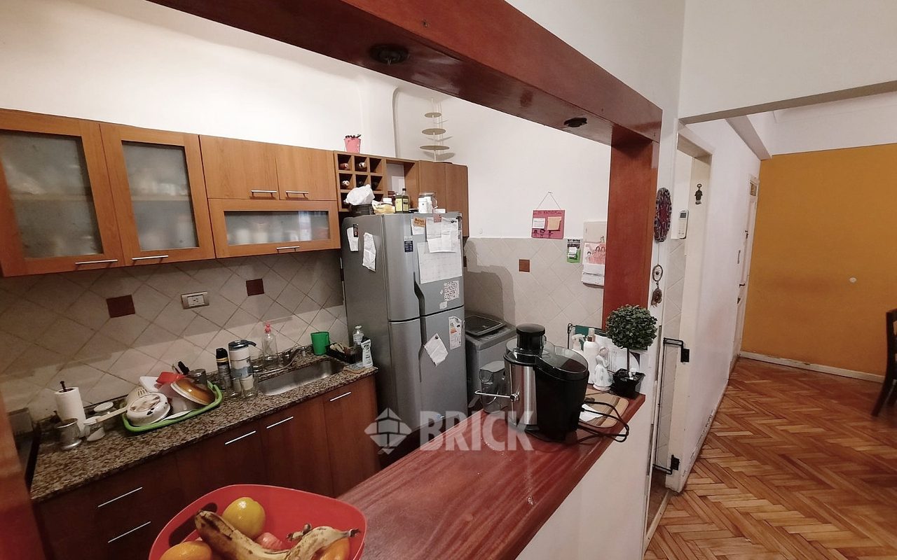 RIVADAVIA, AV. al 2000 Piso 8 5