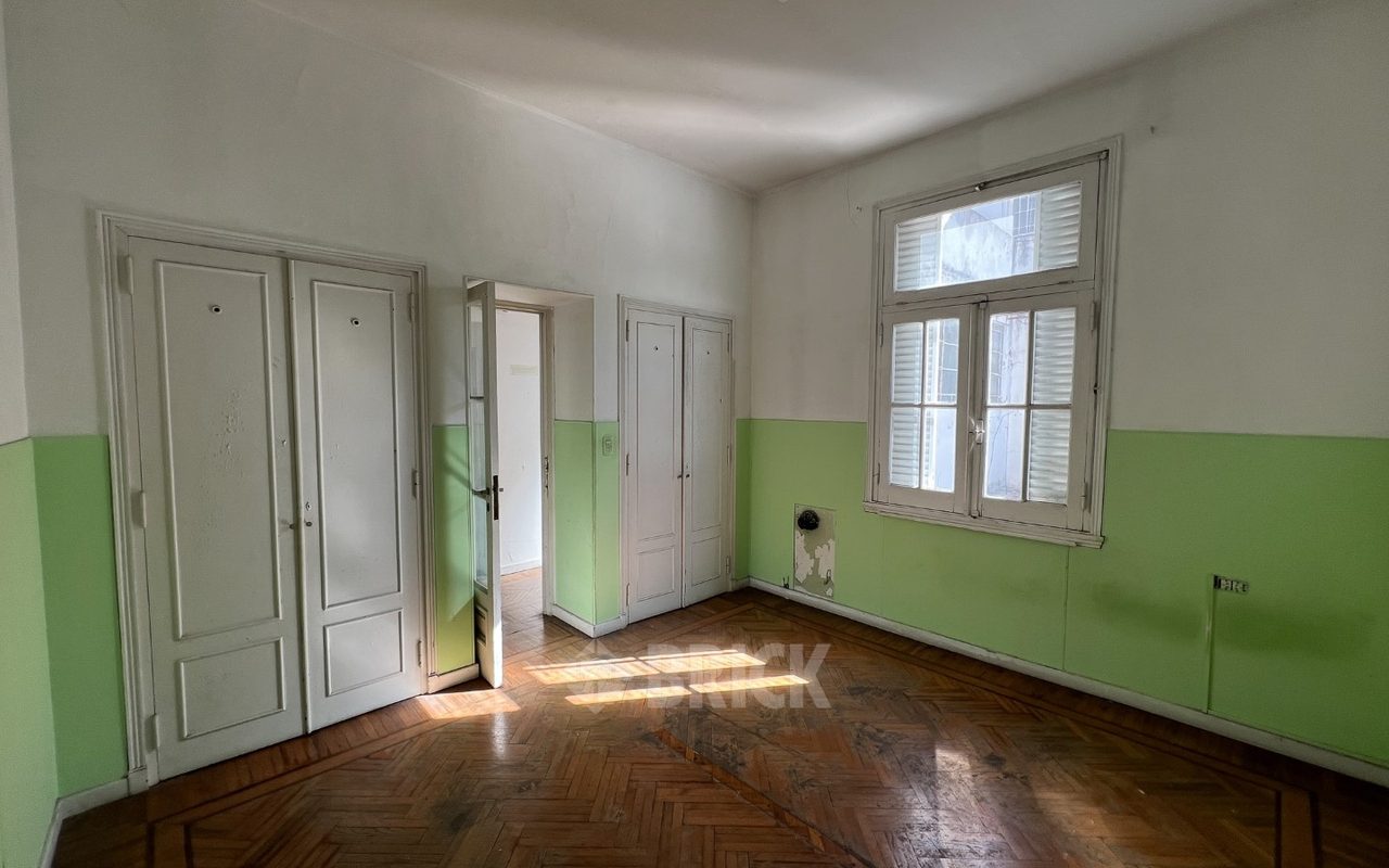 LACROZE, FEDERICO, AV. al 2400 Piso 1 18