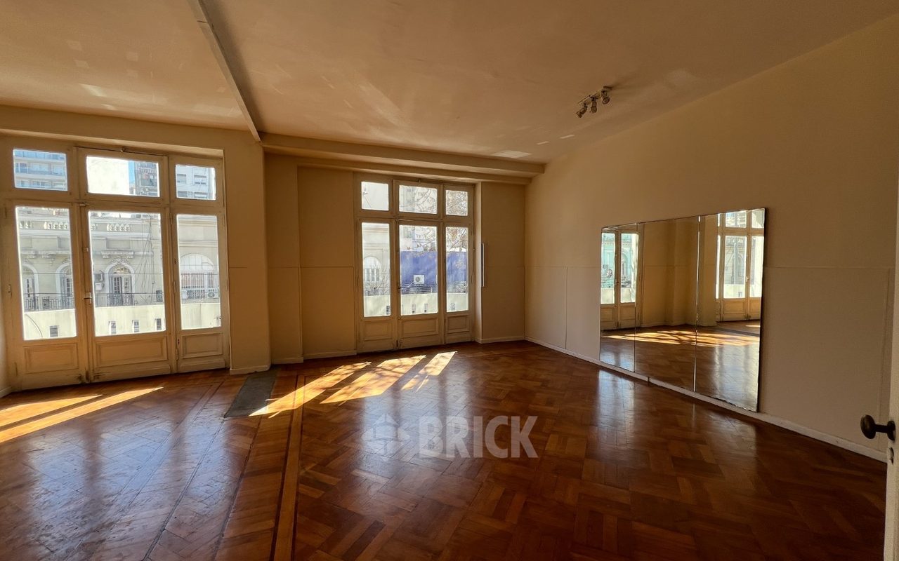 LACROZE, FEDERICO, AV. al 2400 Piso 1 36