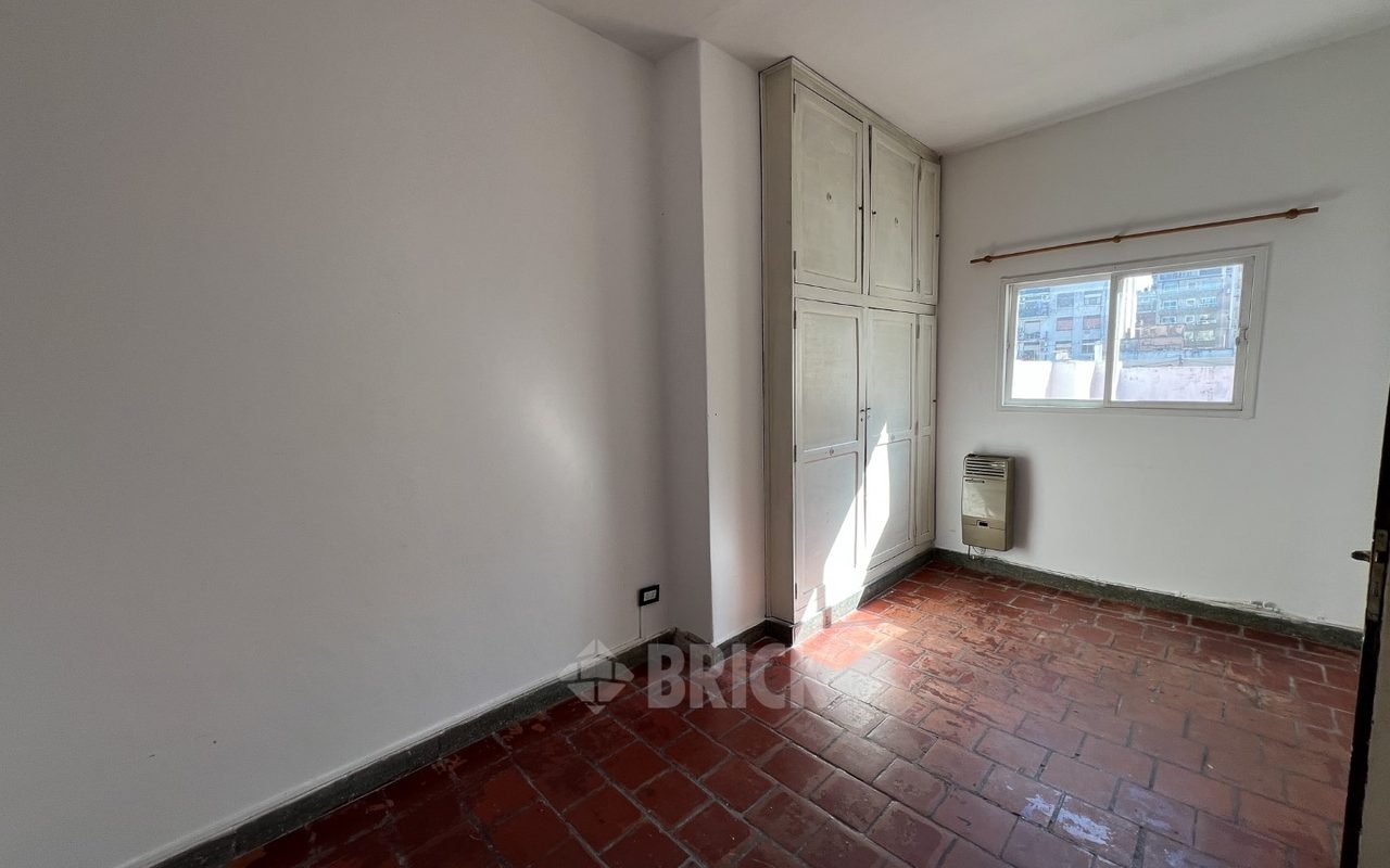 LACROZE, FEDERICO, AV. al 2400 Piso 1 54