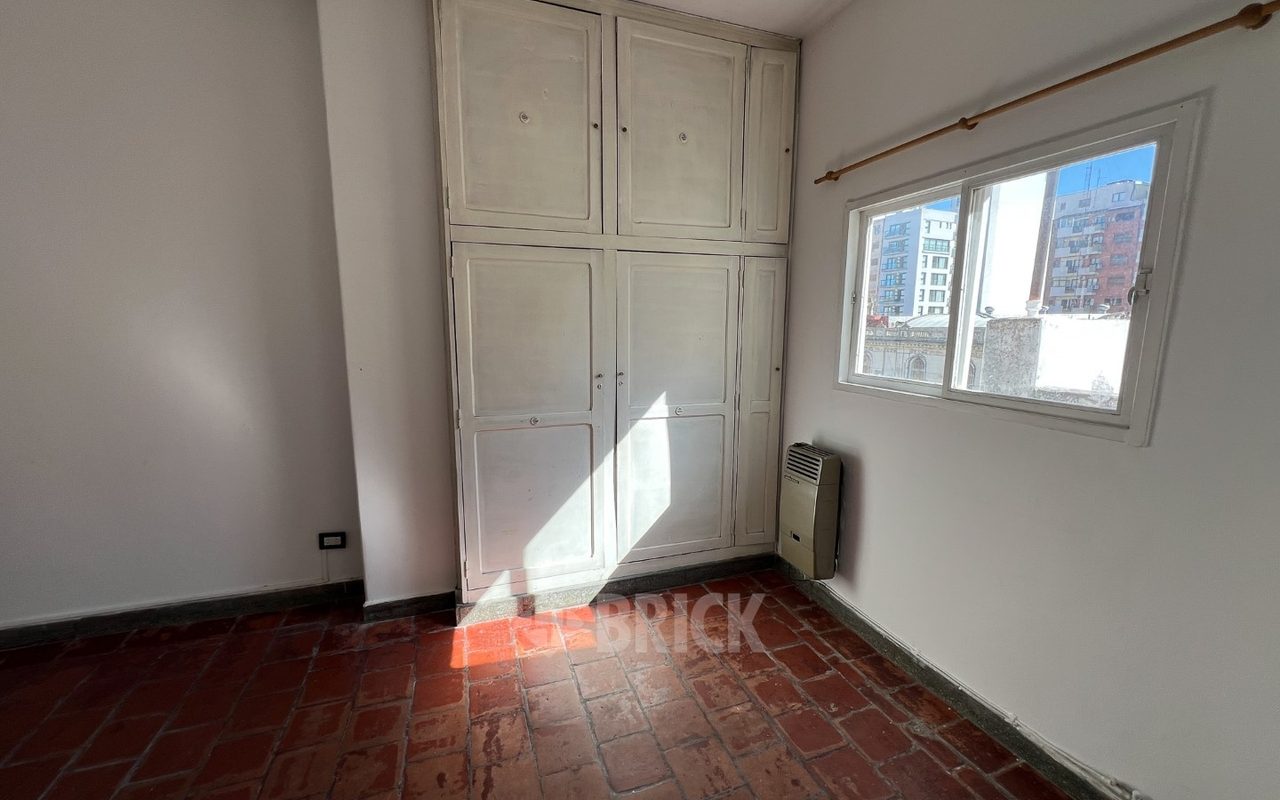 LACROZE, FEDERICO, AV. al 2400 Piso 1 55