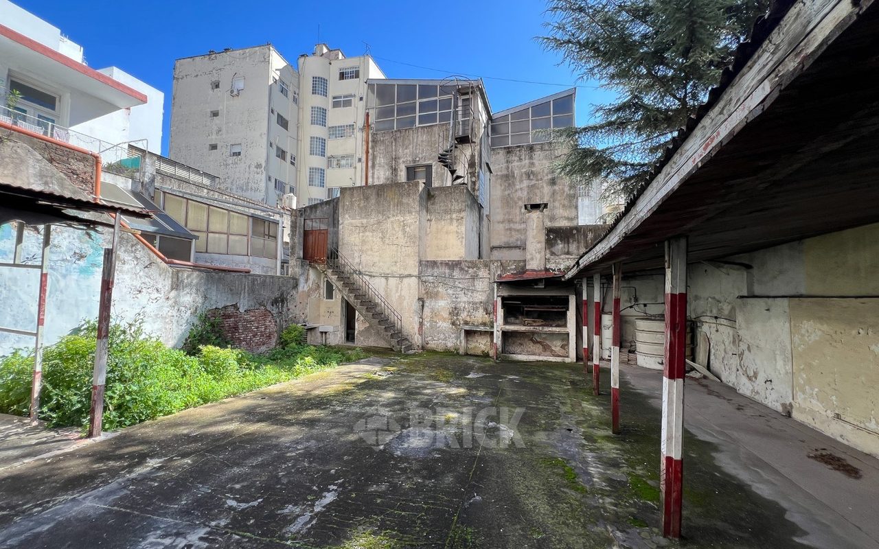 LACROZE, FEDERICO, AV. al 2400 Piso 1 8