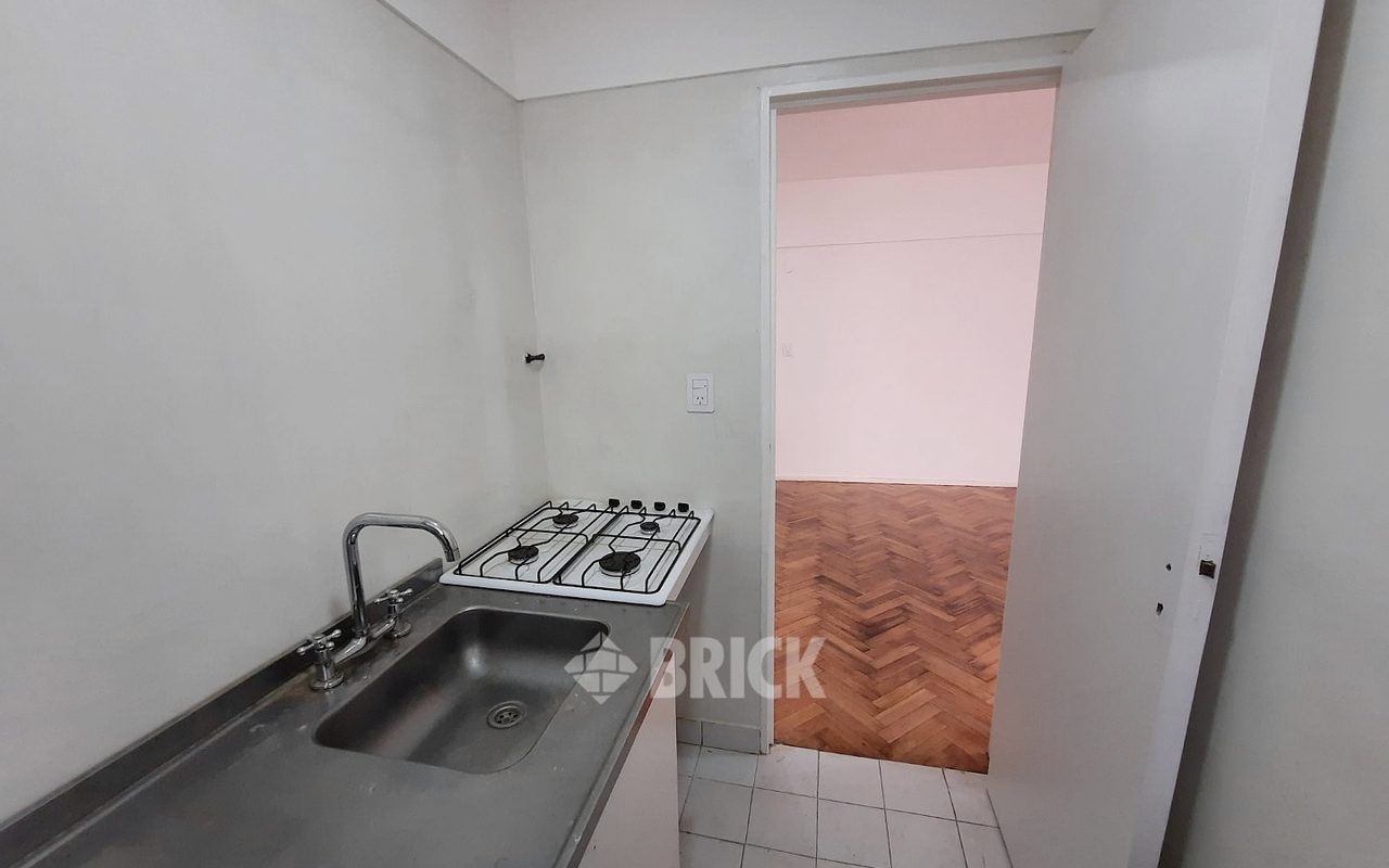 SUIPACHA al 700 Piso 12 20