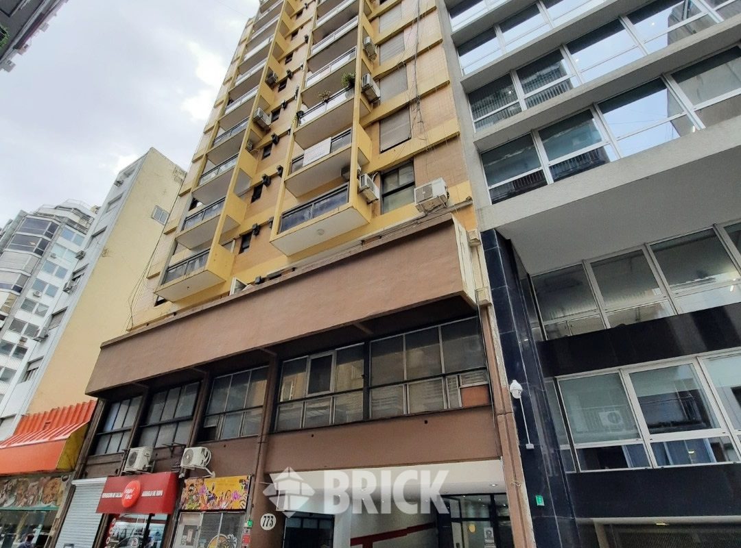 SUIPACHA al 700 Piso 12 26