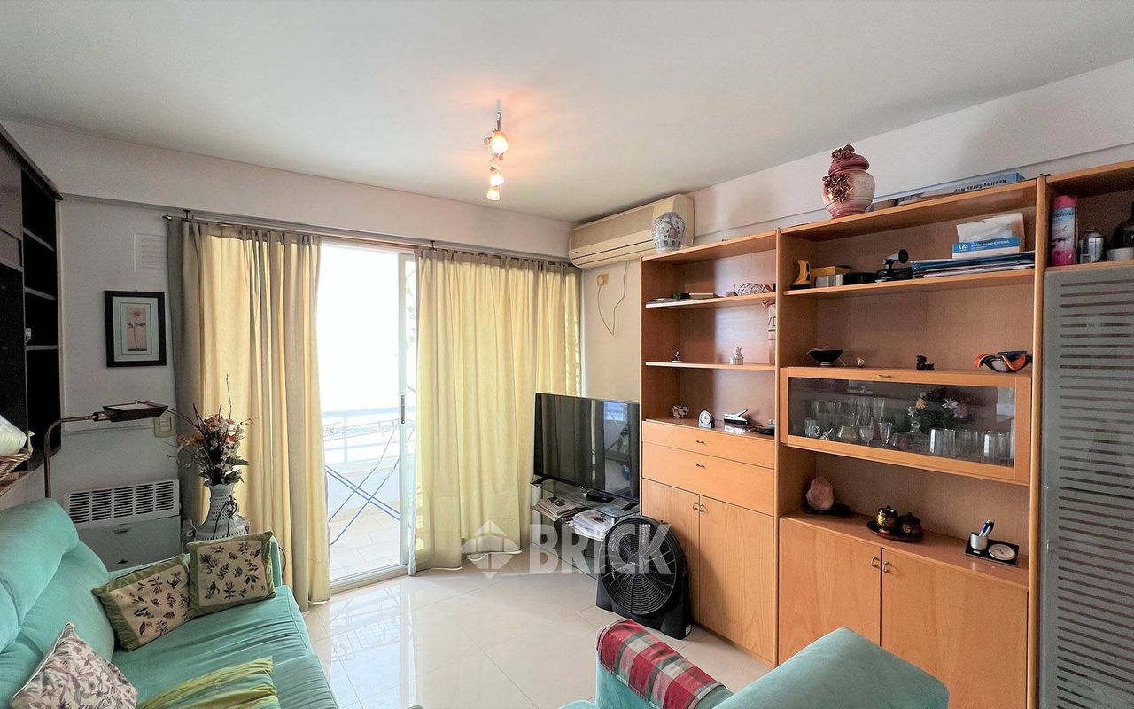 AVELLANEDA, AV. al 1700 Piso 7 3