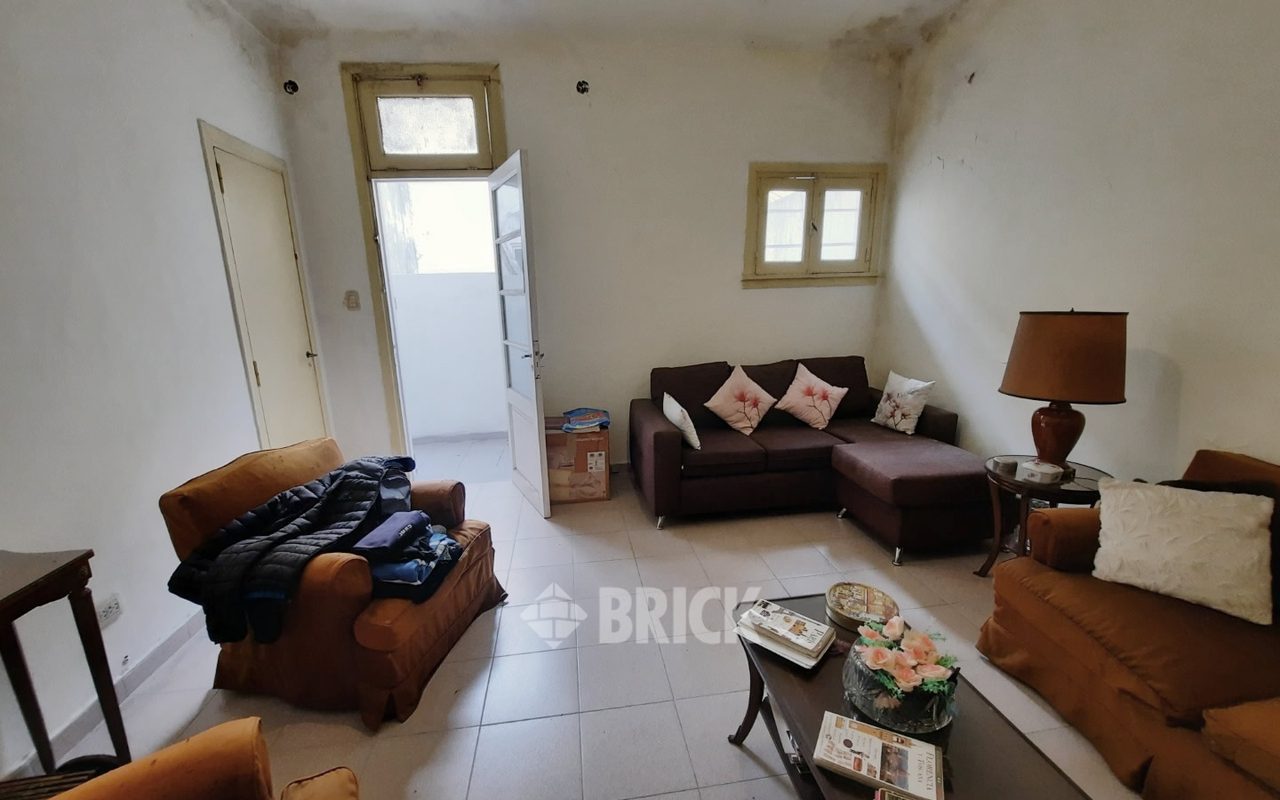 CASEROS, AV. al 2000 Piso 1 1