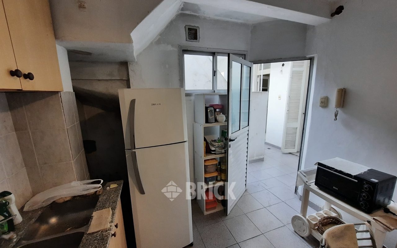 CASEROS, AV. al 2000 Piso 1 11