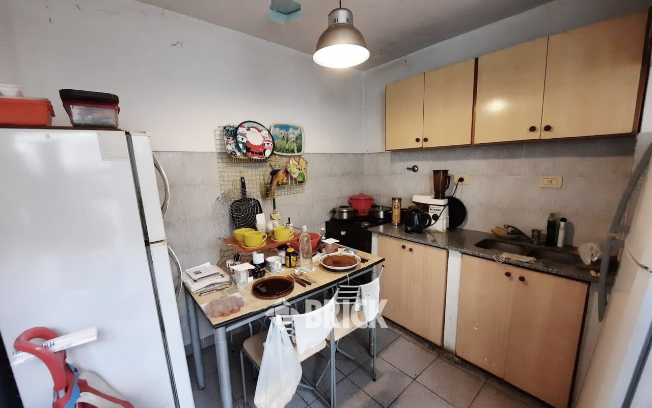 CASEROS, AV. al 2000 Piso 1 12