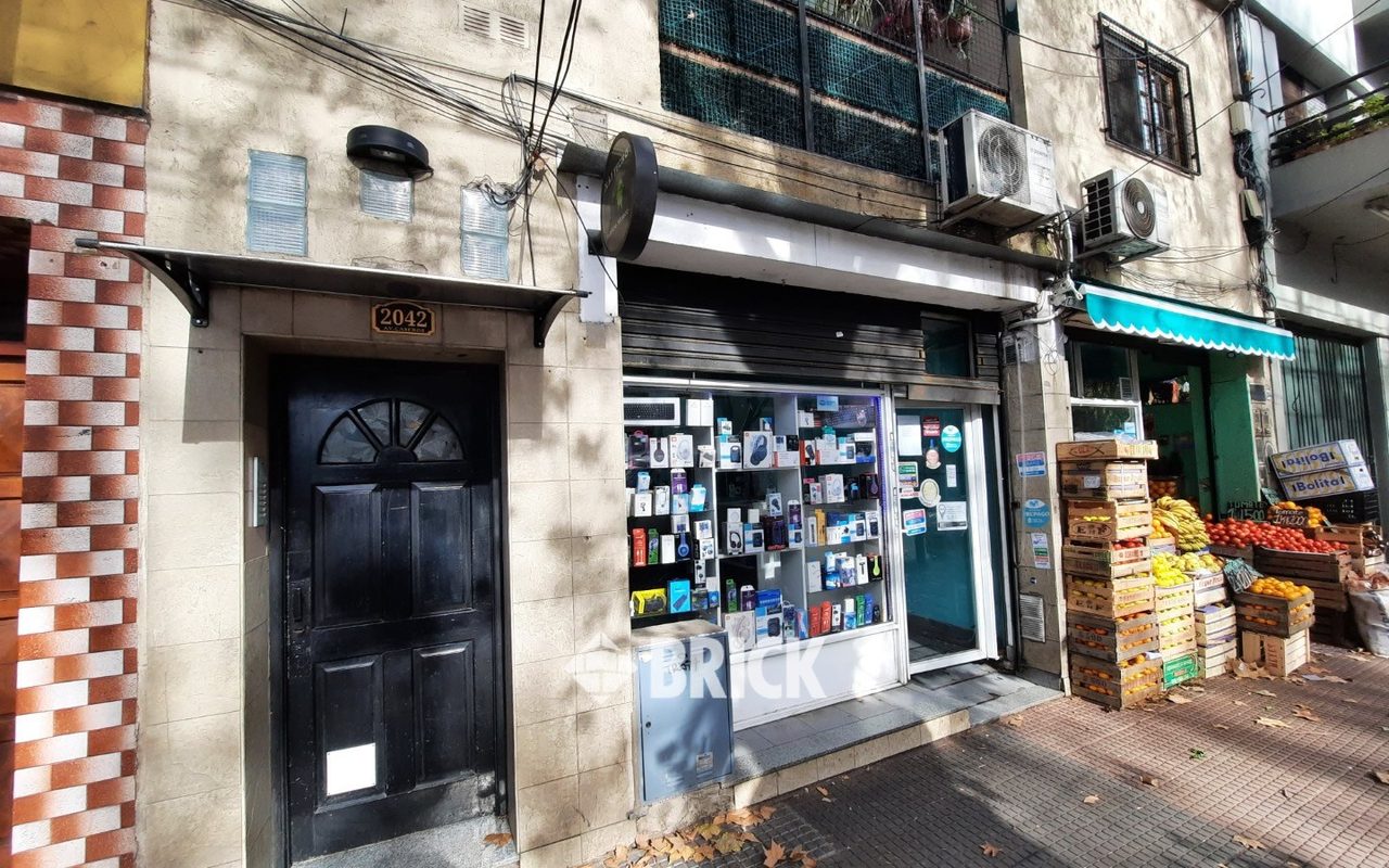 CASEROS, AV. al 2000 Piso 1 23