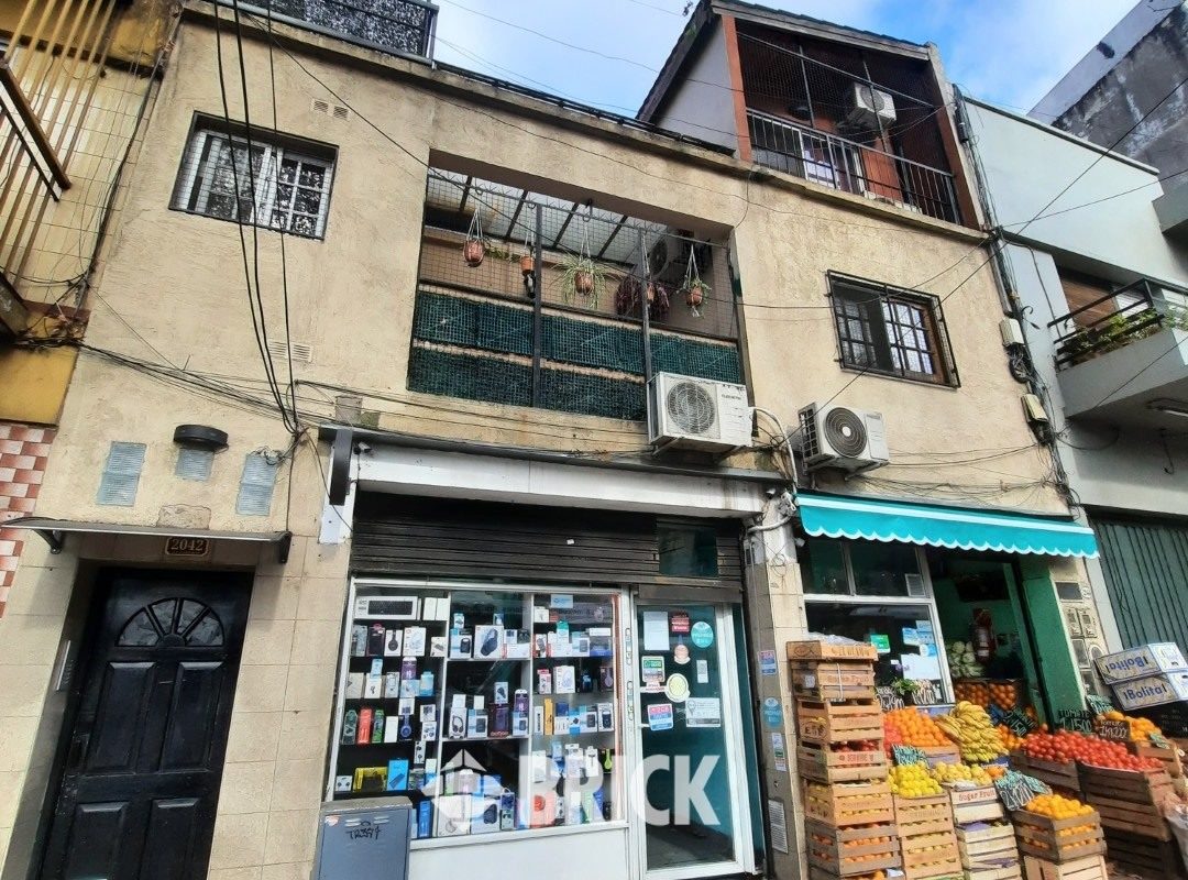 CASEROS, AV. al 2000 Piso 1 24