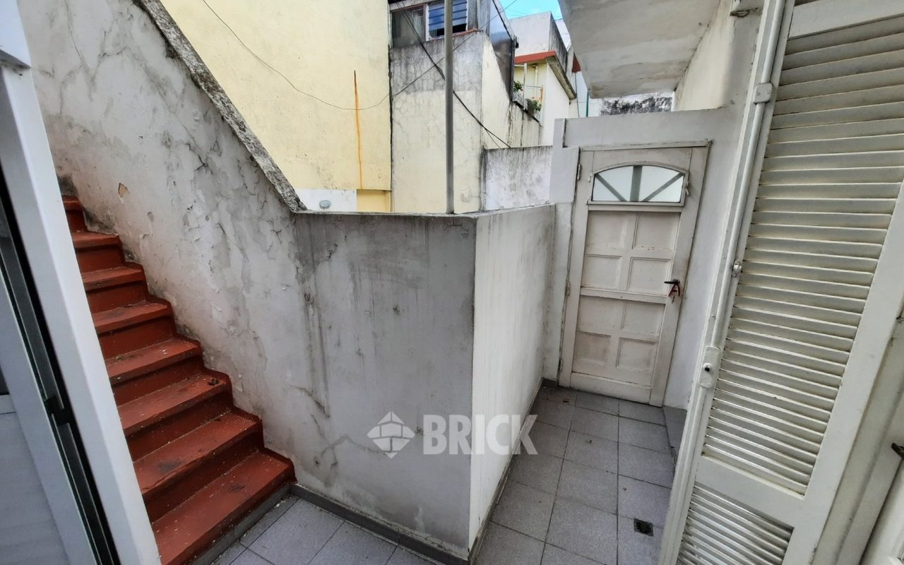 CASEROS, AV. al 2000 Piso 1 5