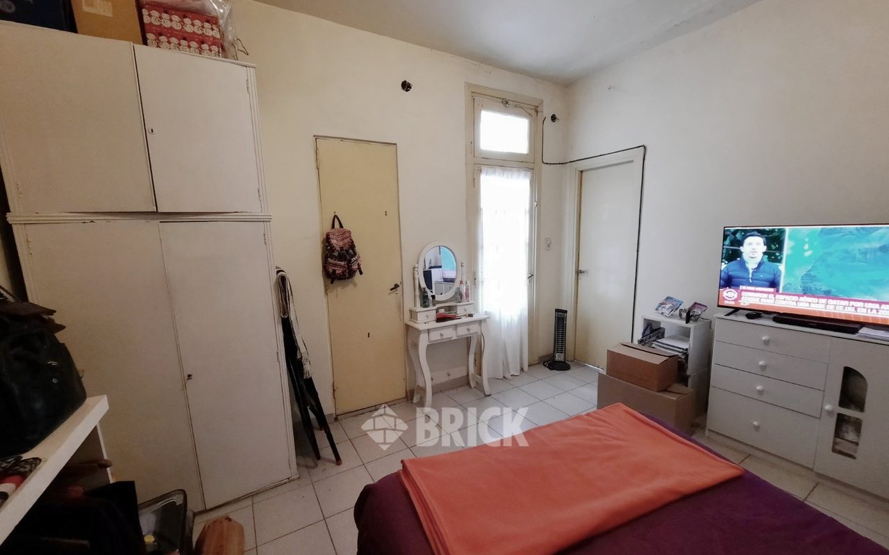 CASEROS, AV. al 2000 Piso 1 6