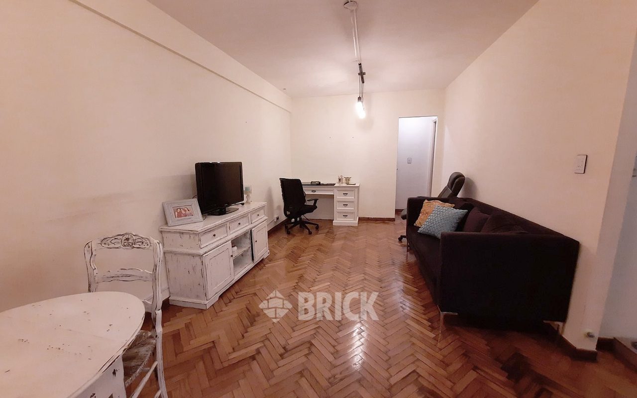 PARAGUAY al 800 Piso 2 4