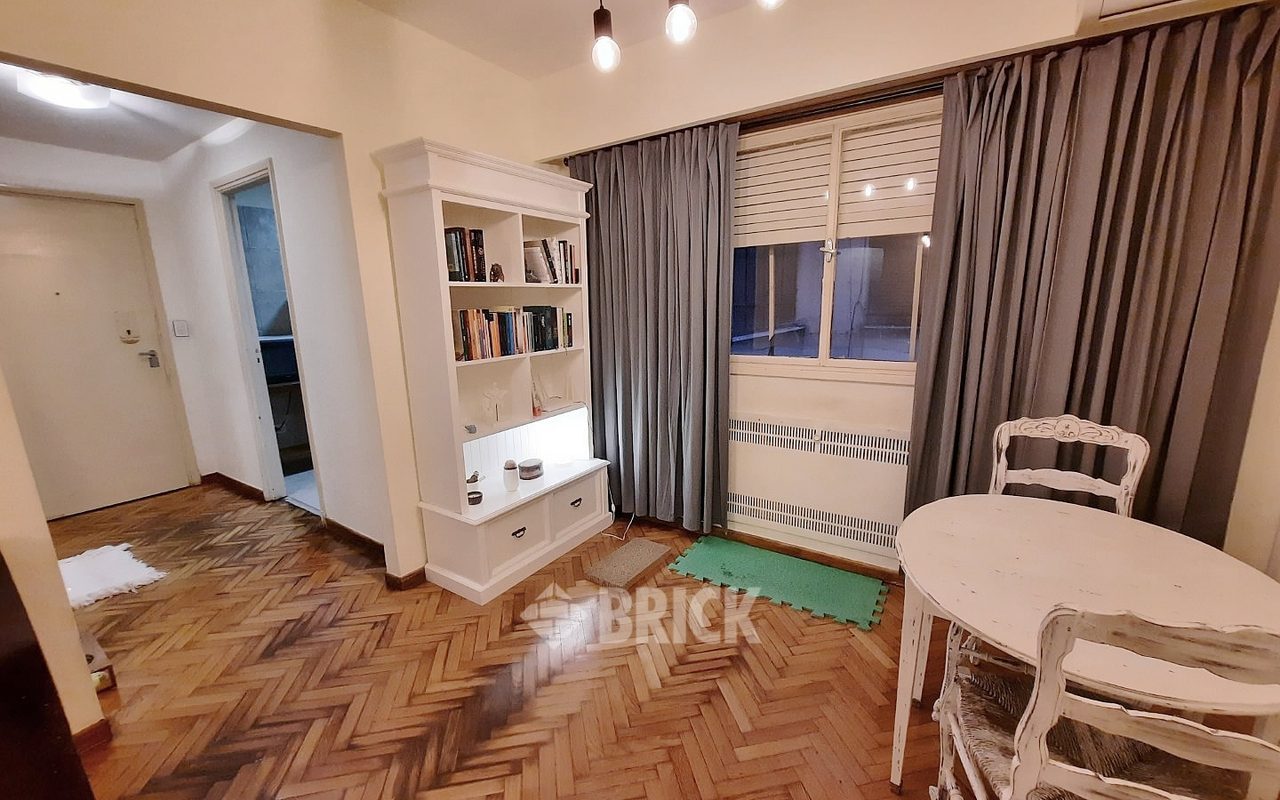 PARAGUAY al 800 Piso 2 5