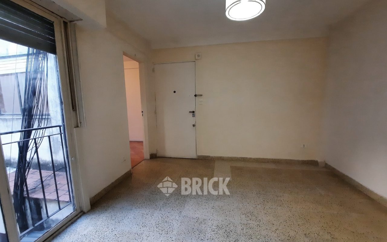 FRIAS, EUSTAQUIO al 200 Piso 8 5