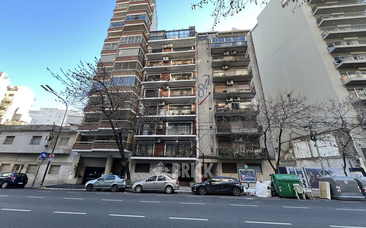 ALBERDI, JUAN B., AV. al 800 Piso 7 13