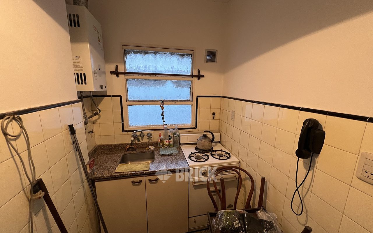 ALBERDI, JUAN B., AV. al 800 Piso 7 5