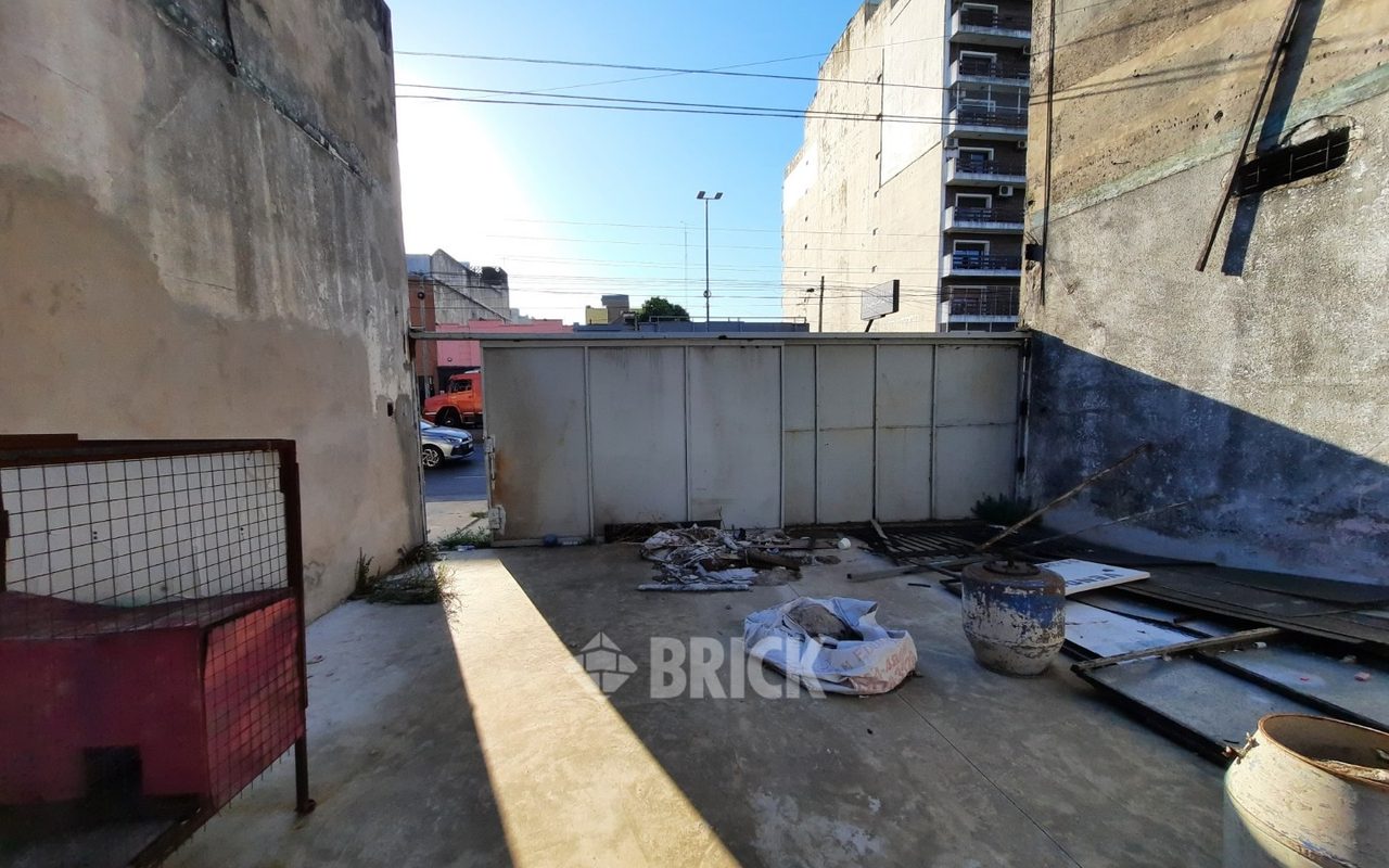 YRIGOYEN, HIPOLITO, AV. al 6600 10