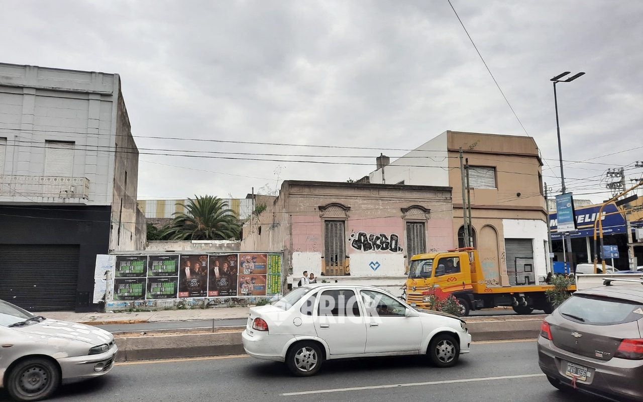 YRIGOYEN, HIPOLITO, AV. al 6600 4