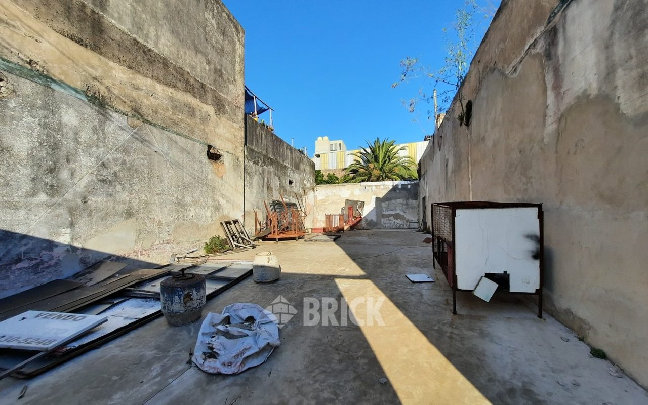 YRIGOYEN, HIPOLITO, AV. al 6600 6