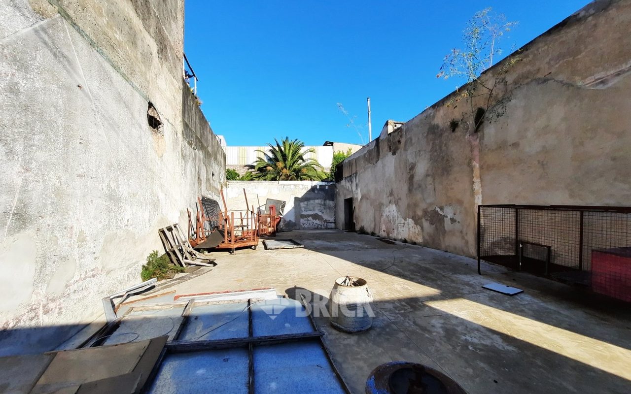 YRIGOYEN, HIPOLITO, AV. al 6600 7