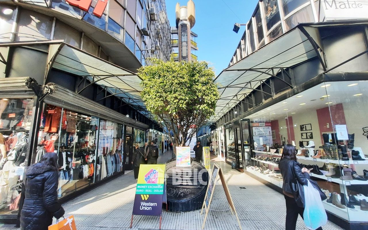 CORRIENTES, AV. al 2500 Piso PB Local 24 20