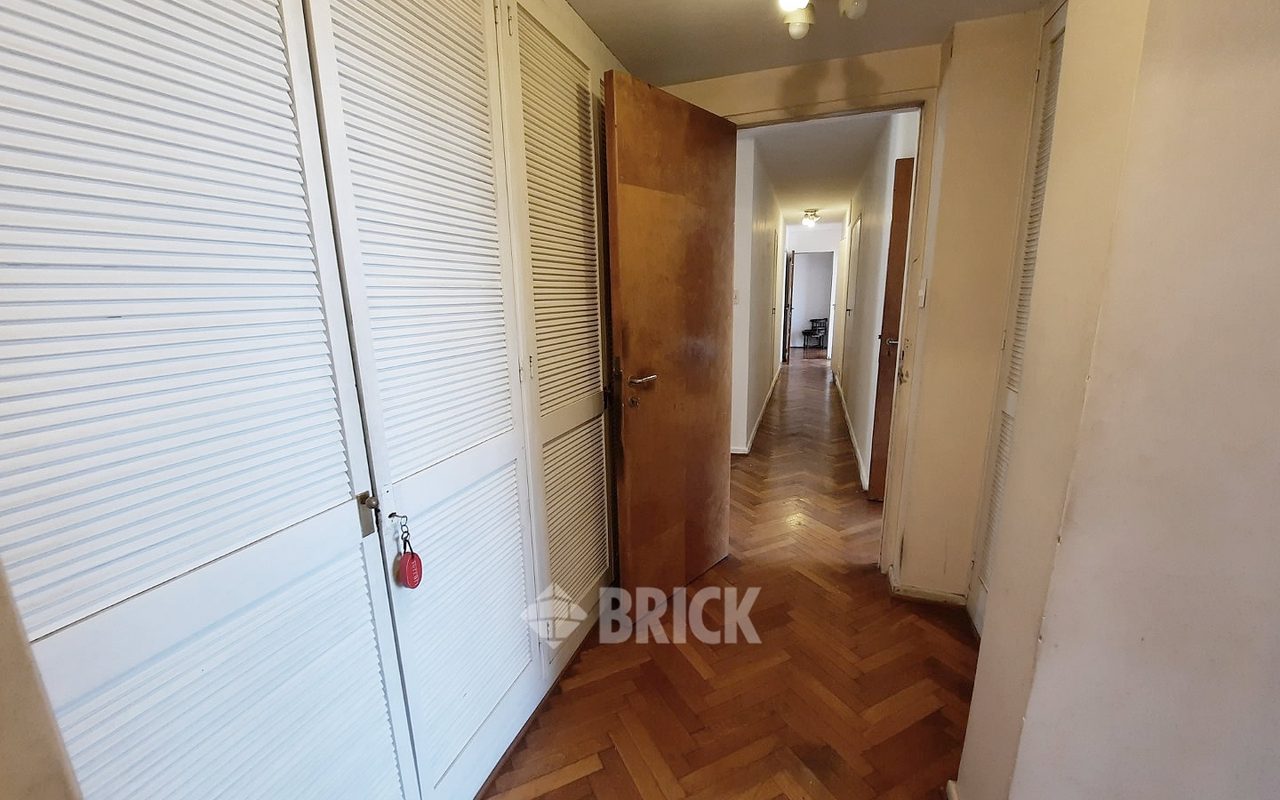 YRIGOYEN, HIPOLITO al 1500 Piso 5 19