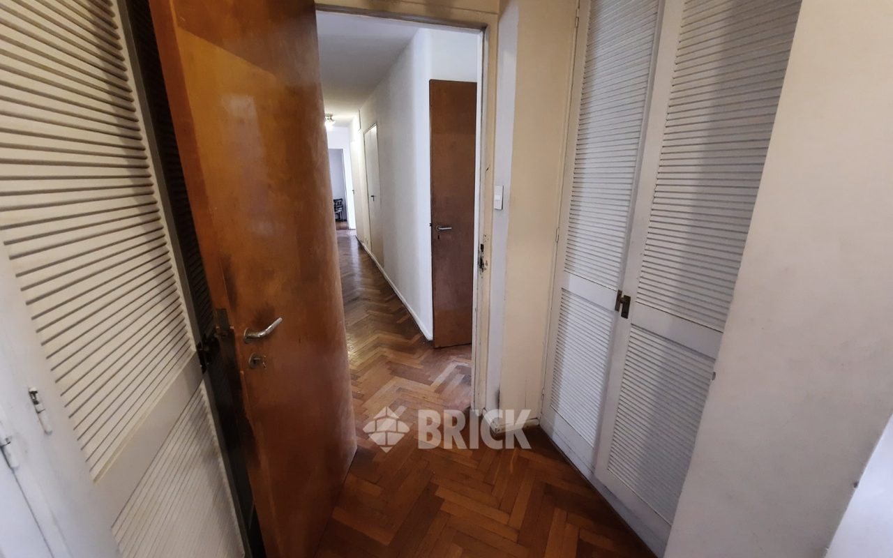 YRIGOYEN, HIPOLITO al 1500 Piso 5 20