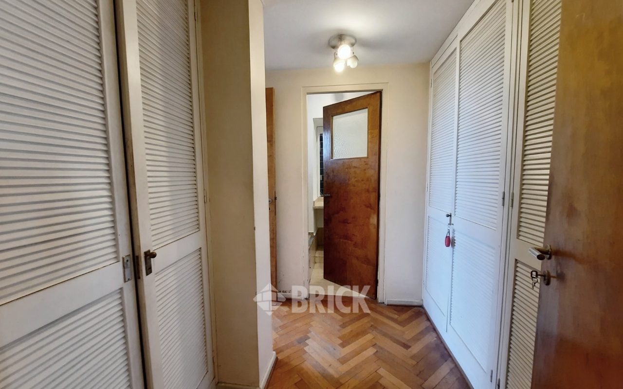 YRIGOYEN, HIPOLITO al 1500 Piso 5 21