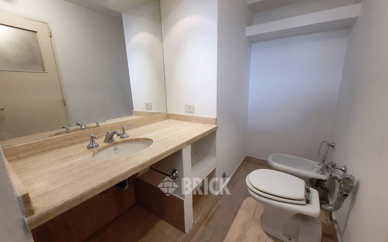 YRIGOYEN, HIPOLITO al 1500 Piso 5 23