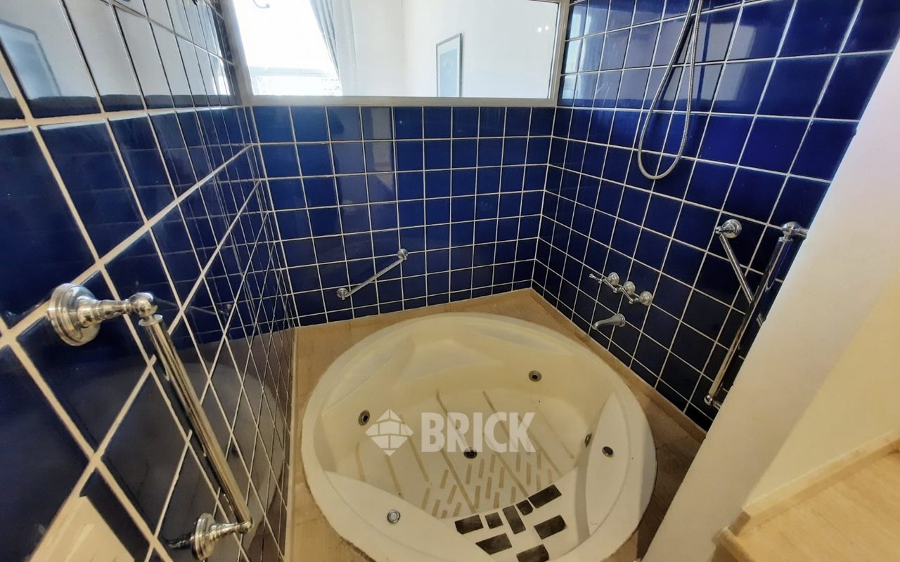 YRIGOYEN, HIPOLITO al 1500 Piso 5 25