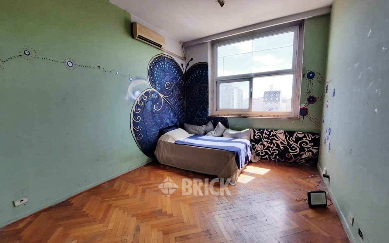 YRIGOYEN, HIPOLITO al 1500 Piso 5 27