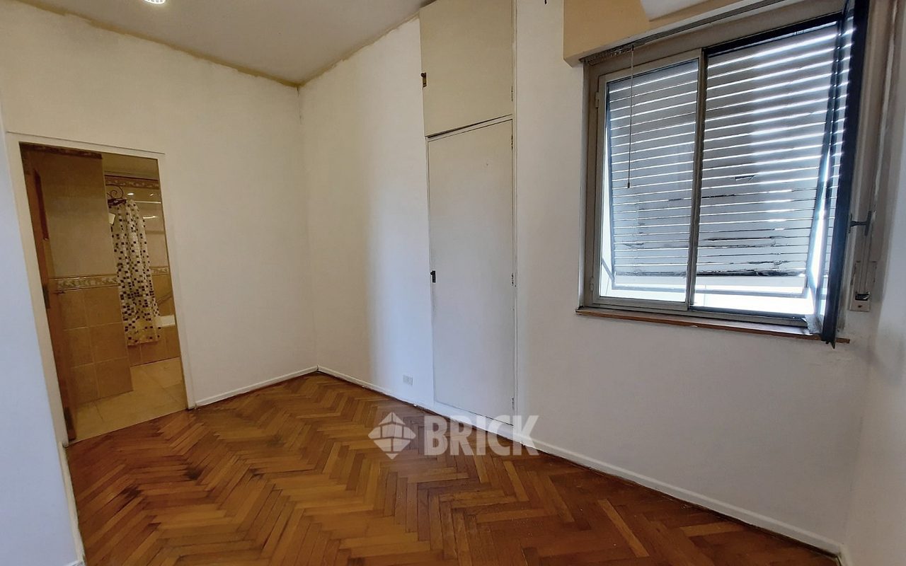 YRIGOYEN, HIPOLITO al 1500 Piso 5 31