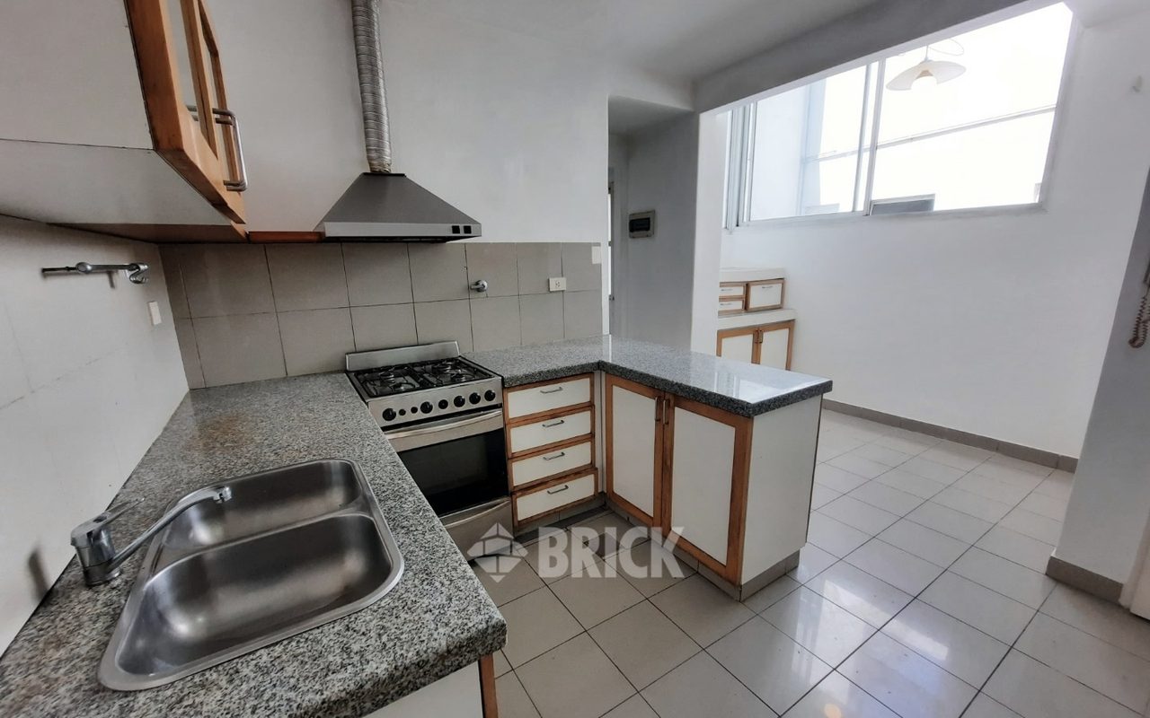 YRIGOYEN, HIPOLITO al 1500 Piso 5 35