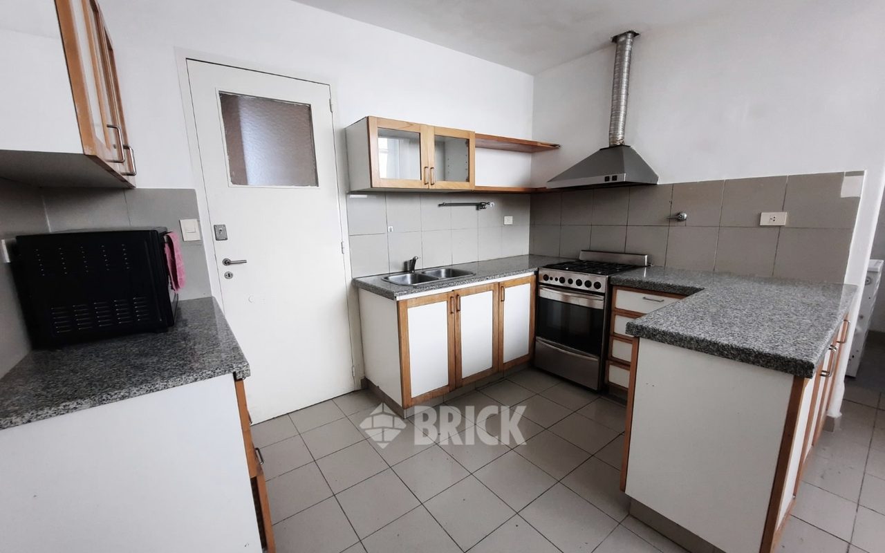 YRIGOYEN, HIPOLITO al 1500 Piso 5 36