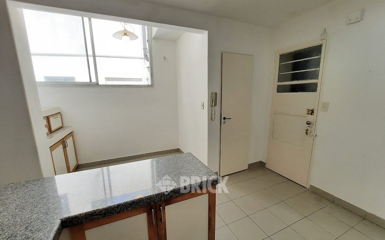 YRIGOYEN, HIPOLITO al 1500 Piso 5 37