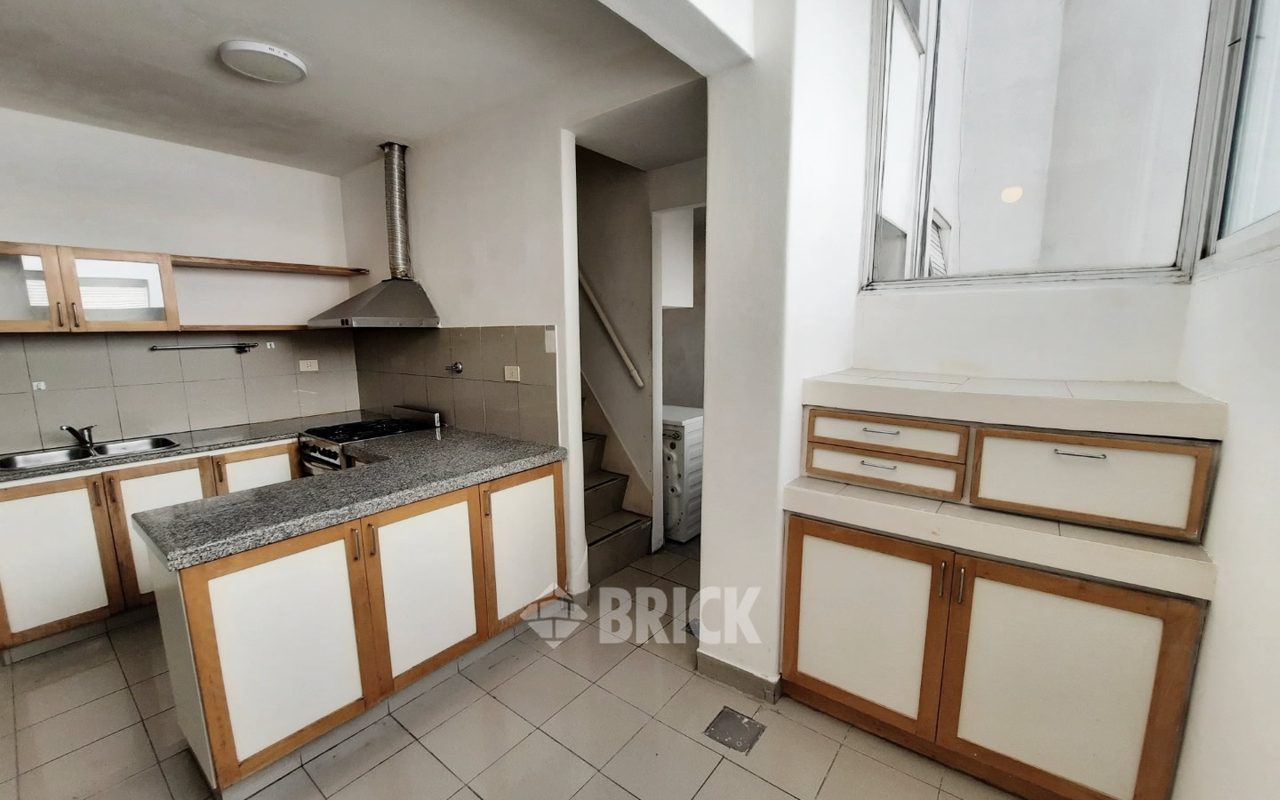 YRIGOYEN, HIPOLITO al 1500 Piso 5 39