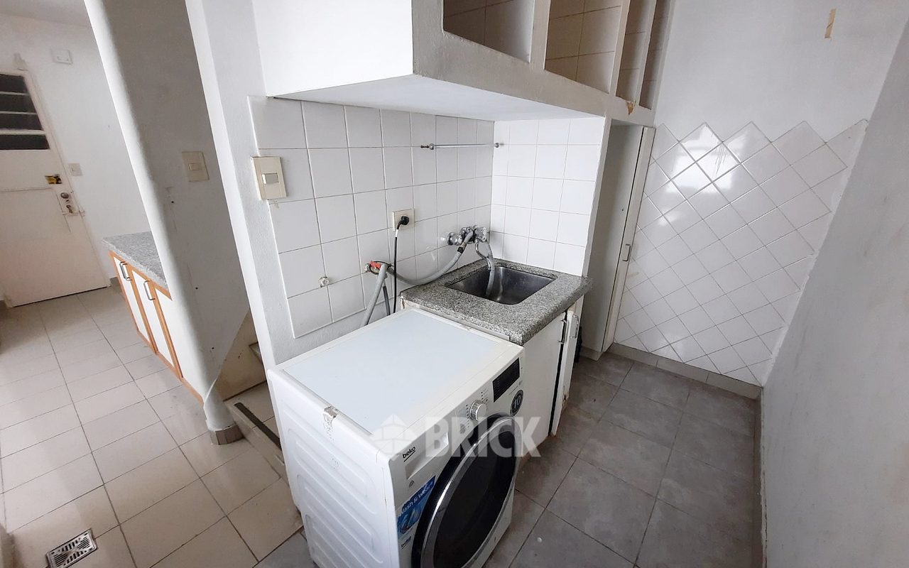 YRIGOYEN, HIPOLITO al 1500 Piso 5 44