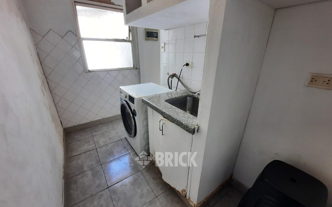 YRIGOYEN, HIPOLITO al 1500 Piso 5 45